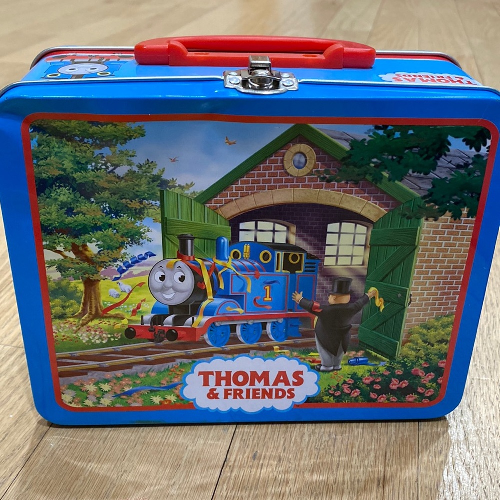 Thomas and friends metal lunchbox
